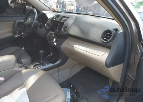 2010 Toyota Rav4 Limited z USA, uszkodzony, nr VIN JTMDK4DV6AD017419